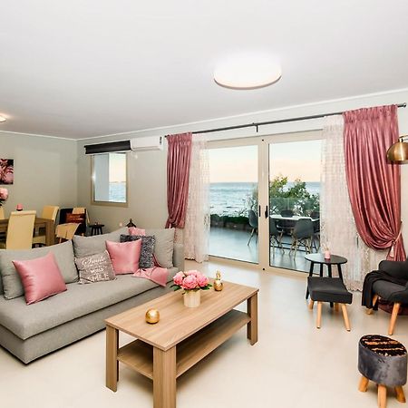 Beachfront Artemida Retreat - Peony Seabreeze Gem Exterior photo
